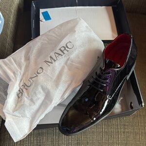 Bruno Marc Men's Glossy Black Oxfords